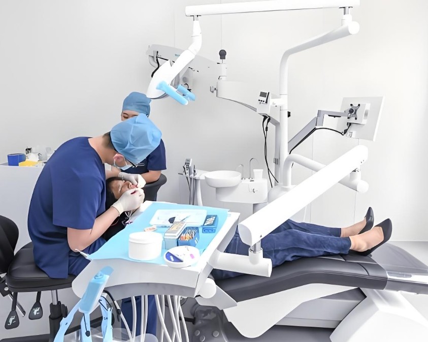 濾光片 口腔醫(yī)療光學(xué)元件應(yīng)用與技術(shù)解析